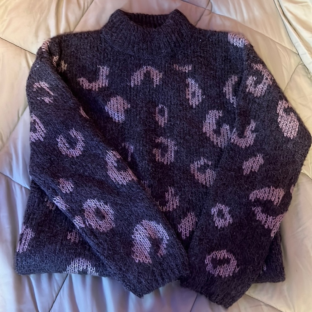 Universal Thread Leopard Print Sweater